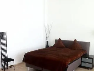 Flower Market Apartment *