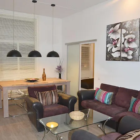 Flower Market Apartment *
